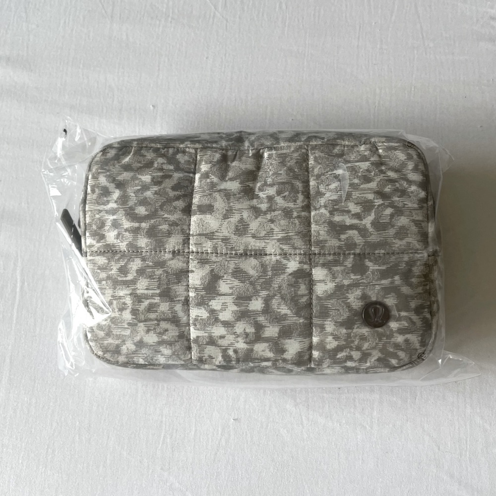 lululemon quilted grid belt bag 🤍 - Picture 3 of 3